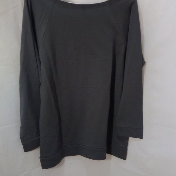 Women's Long Sleeve Top Color Gray W/ Picture Of Young Girl On Size Medium - Picture 2 of 5